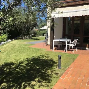 https://villa-con-ampio-giardino-esterno-e-piscina-condominiale.hotelinveneto.com